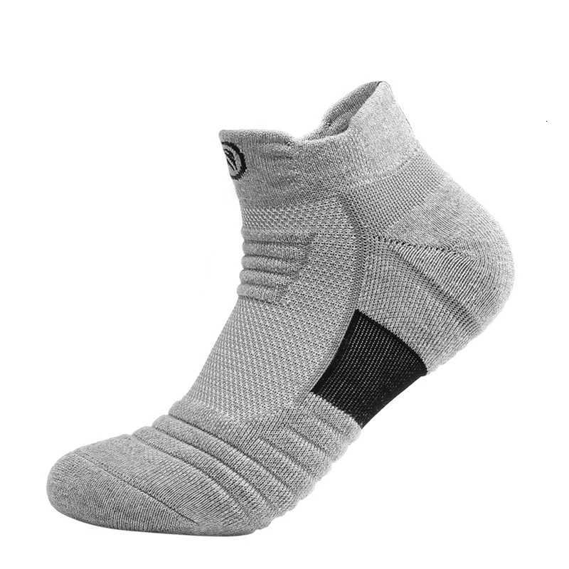 Running Sports Socks Breathable Sock Moisture Wicking Seamless Athletic Socks Long Short Sweat Deodorant Towel Sox Men SocksT251209