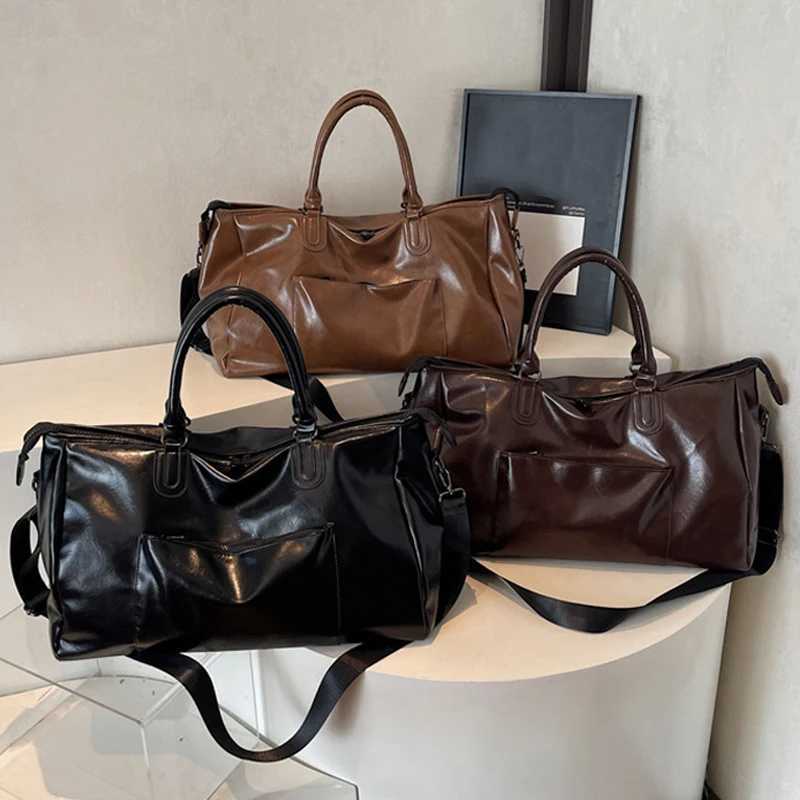 Large Capacity Vintage Leather Travel Handbag with Zipper Fi Suitable for Cmuting Use Versatile Crossbody Pack Tote Bags Y251209