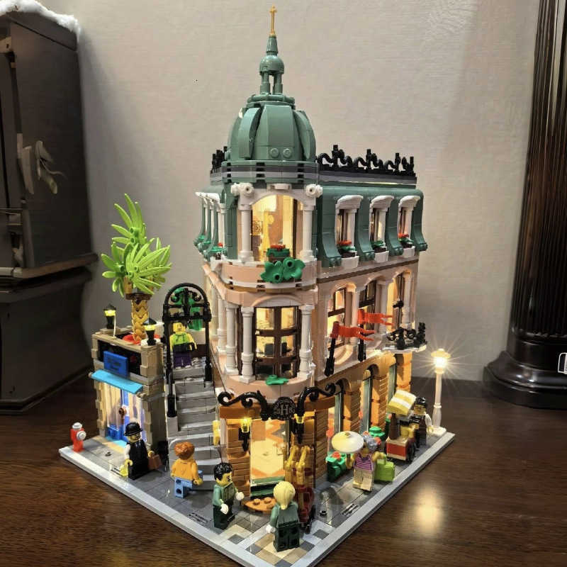 3081PCS Compatible Corner Premium Hotel Building Set with Street Scene Architecture Series Assembly Model Toy Birthday Building Set X250509