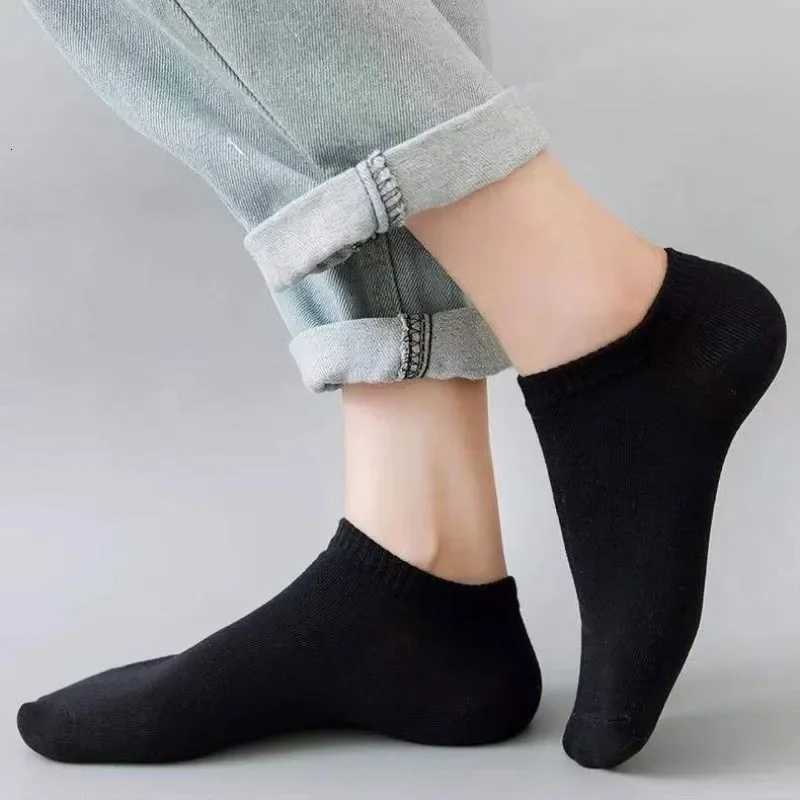 Men Ankle Socks Solid Color Black White Gray Breathable Cotton Sports Socks Unisex High Quality Spring Summer Male Short SockT251209
