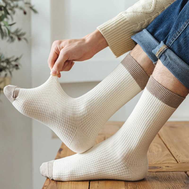 Mens Socks High Quality Knitted Cotton Breathable Elastic Long Socks Men Male Color Matching Blue White Gray Middle-tube SocksT251209