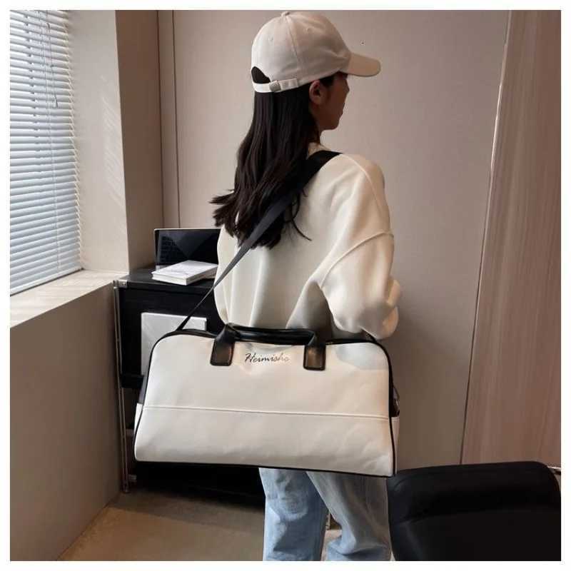 Large Capacity PU Zipper Travel Bag 2025 New High Quality Brand Simplicity Waterproof Luxury Leisure Vai Lage Bag Y251209
