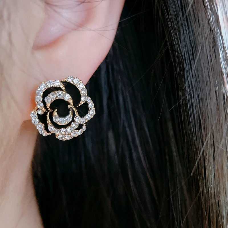 Classic Sweet Cute Rhinestone Flower Stud for Women Handmade Vintage Earrings Female Party Weddings Jewelry Gifts K251209 H260129