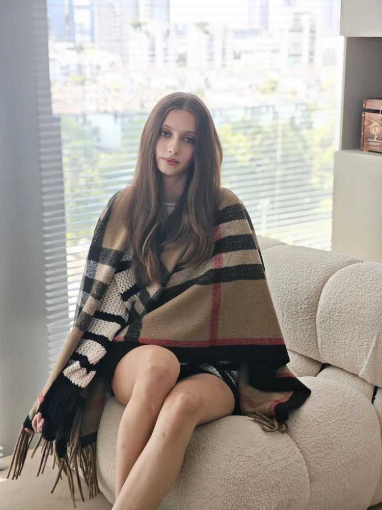 Luxury Long Fringed Knitted Poncho Scarf for Women Plaid Pattern Warm Shawl Wrap with Tassels Fashionable Autumn Winter Accessory Y251208