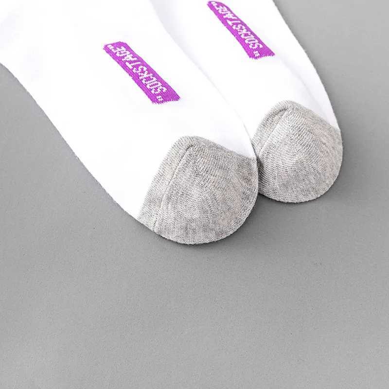3 Pairs/box Socks Mens New Autumn Fashion Signed Jointly Skateboard Sports White /Black Trend Hip Hop Lovers Cotton SocksT251209