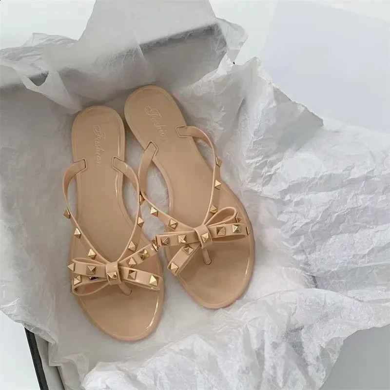 2025 Summer Women Slippers Bow Flip Flops Rivet Flats Sandals Outdoor Transparent Crystal Beach Shoes Female Open Toe Shoes 251204
