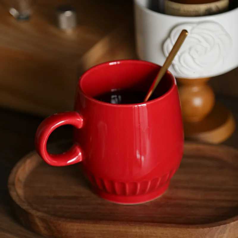 Creative Red Shoes Shaped g with Handle Household Solid Color Ceramic Water Cups Off Coffee Cups Christmas Gift for Friends H251209