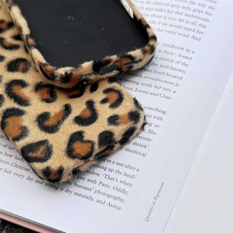 Luxury Leopard Plush Winter Hand Wer Fluffy Protec Phone Cover For iPhone 12 13 14 15 16 17Pro Max Lovely Leopard Furry Cover C251209