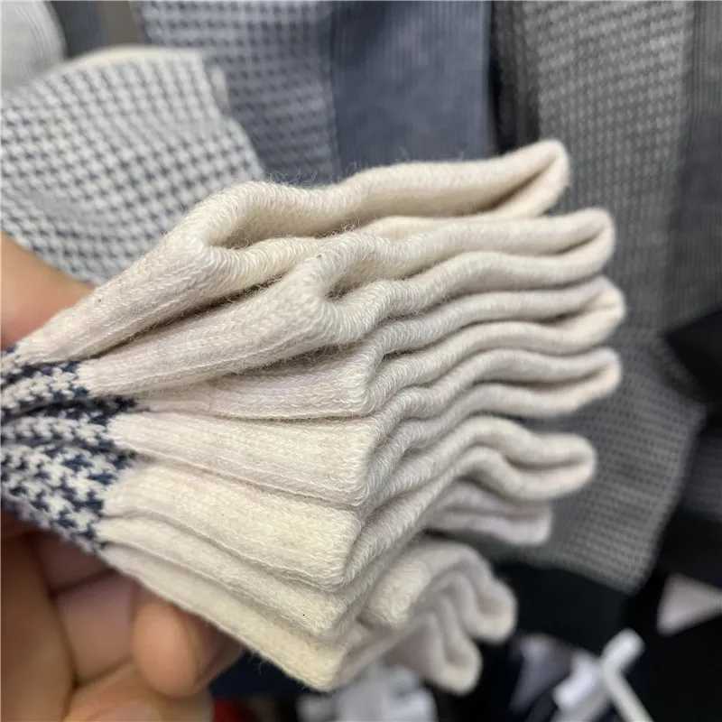 Gentleman Mens Socks Solid Color Combed Cotton Plaid Business Style Sport Mid Tube Boys Skateboard Novelty Breathable GiftsT251209