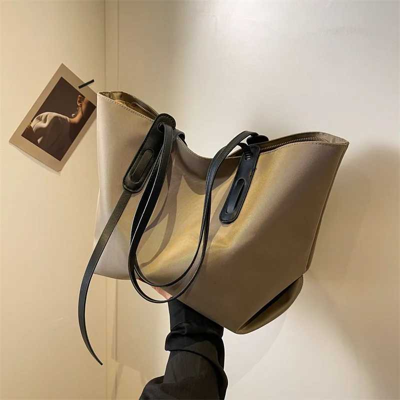 Wen Handbags large Capacity Tassels Fem Shoder Bags Soft Oxford Travel big Totes new ladies Hand Bag black Y251209