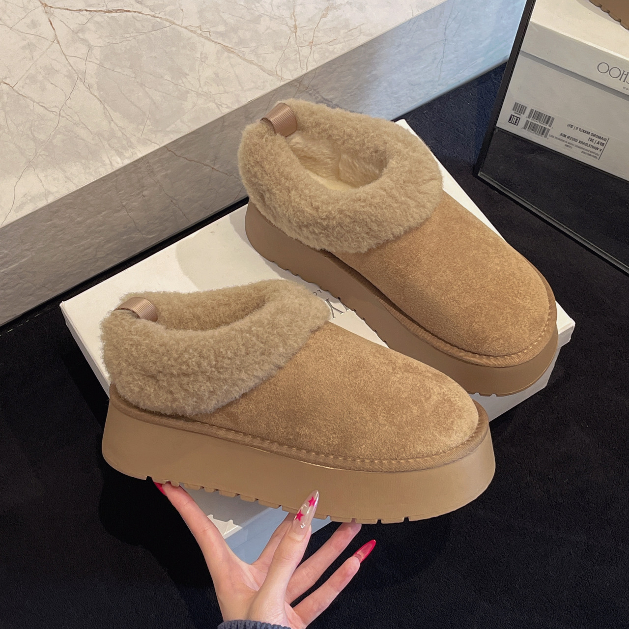 Hot free shipping designer boots for womens snow boots brown khaki beige New fashionable and versatile thick and warm snow boots with thick soles