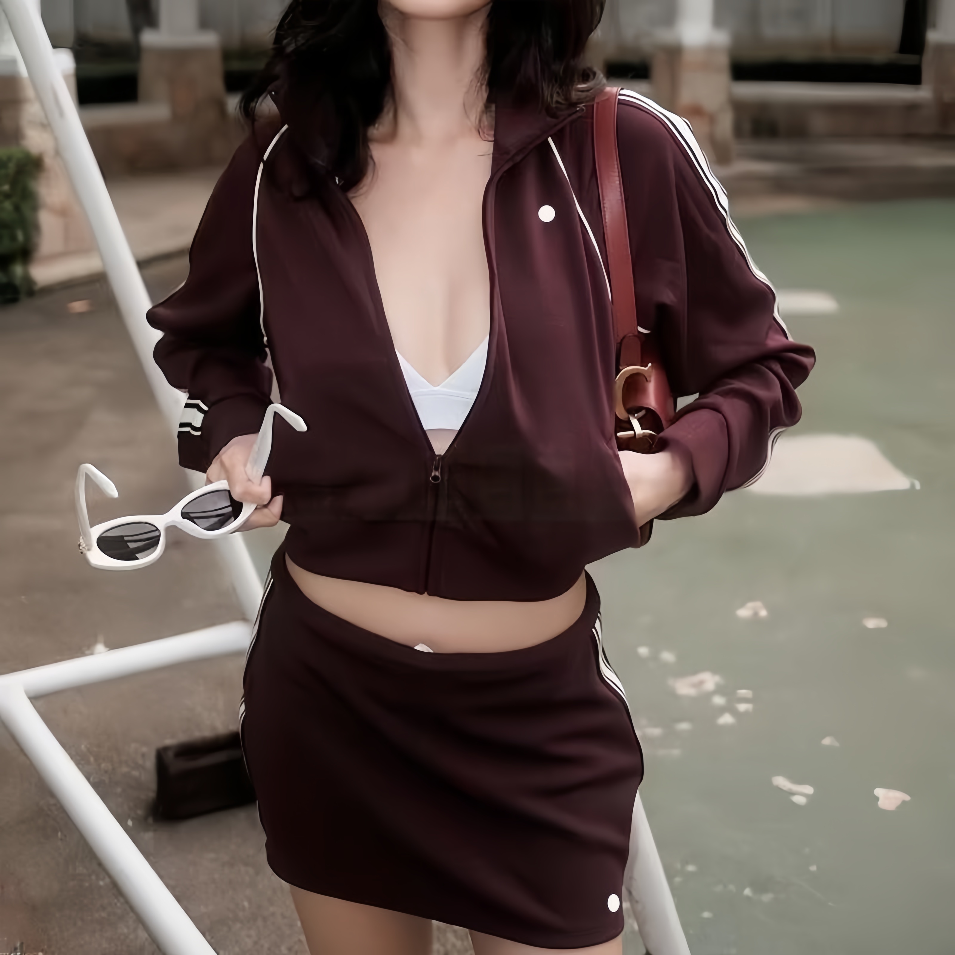 Sport Long Sleeved Women Jacket Outdoor Running Gym Fitness Tshirt Long Sleeved Yoga Shirt Gym Coat Workout Top A short skirt and shorts suit Alonessitiess