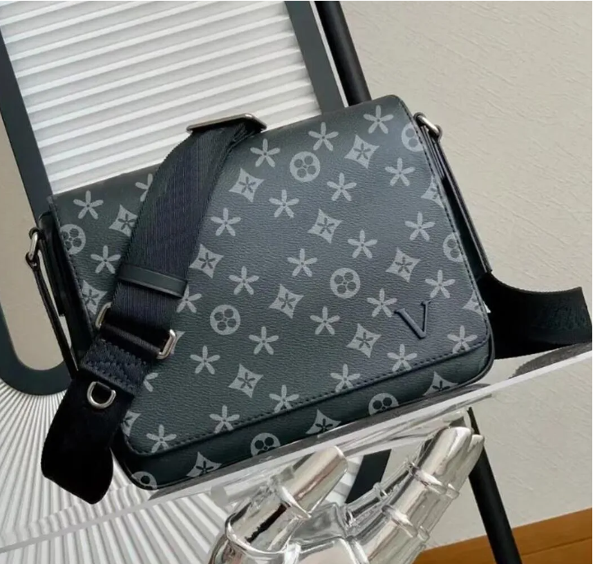 Mens Shoulder Bags Outdoor Messenger Top DISTRICT PM famous Classic business Men messenger bags cross body Crossbody bag school bookbag shoulder bagBum Waist Bag