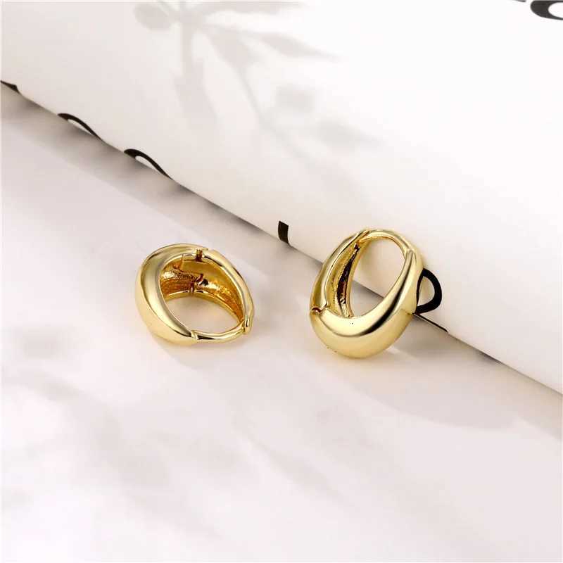Simple Circle Ear Buckle Retro Gold Color Smooth Hoop For Women Punk Geometry Earrings Jewelry Accessories K251209 H260202