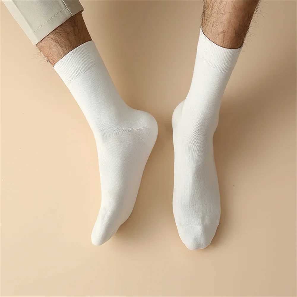 5 Pairs/Pack Mid Tube Sports Men Cotton Socks Comfortable Sweat-absorbing Male Breathable Socks Mid Calf Sokken Solid ColorT251209