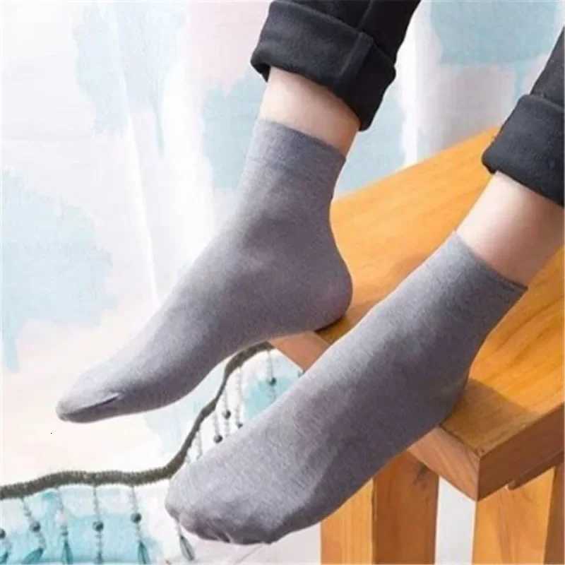 1 Pairs to 3 Pairs New Summer Ice Thin Mens Socks Breathable Casual Business Men Socks Fashion Male Elastic Sports SocksT251209