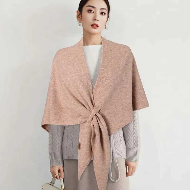 Luxury Version New Womens Neck Wrap Autumn and Winter Wool Blended Triangular Shawl Female Thickened with Knitted Warm Shoulder XWJ116 Y251208