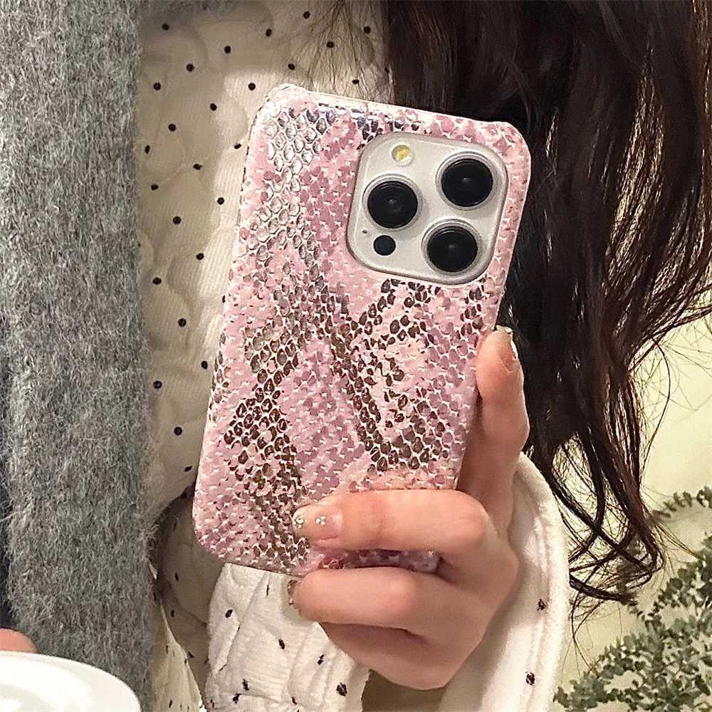 Luxury Glossy Soft Leather Phone Case For iPhone 15 14 13 12 Pro Max Snake Lizard Pattern Shockproof Back Cover Funda C251209
