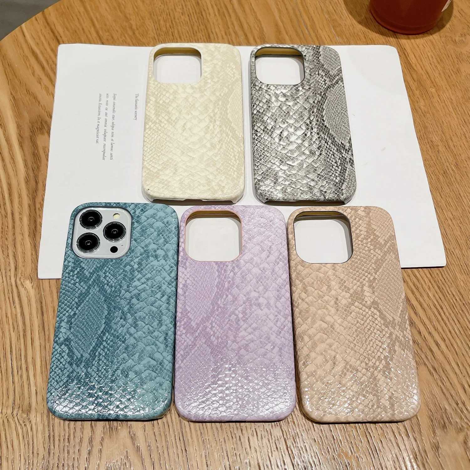 Luxury Snake Texture Leather Phone Case for iPhone 16 15 14 Pro Max Plus 13 12 11 Cases Leather Soft Cover Wan Girl C251209