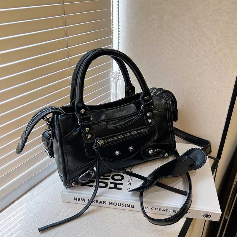 European and American FAshion Large Capacity Pillow Bag Bowling Motorcycle Handbag Single Shoulder Crossbody Womens Bag K251209