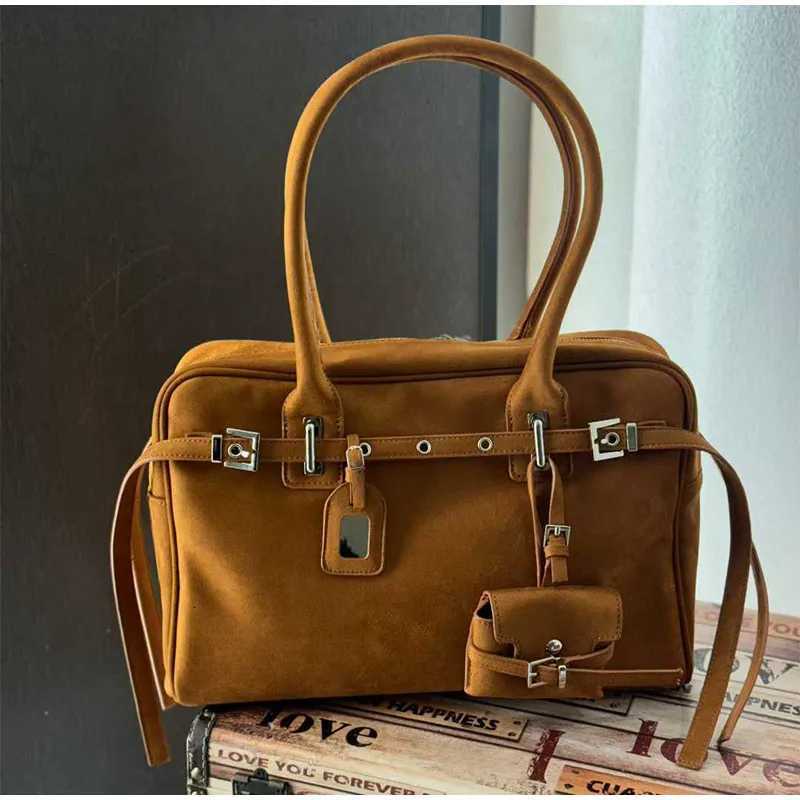 Vintage Tote Bag Fi Luxury Suede Nubuck Leather High-quality Handbag Belt Buckle Cool Large-capacity Travel Shoder Bag Y251209
