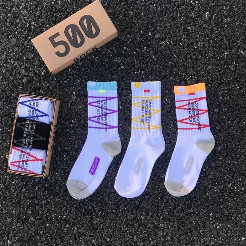 3 Pairs/box Socks Mens New Autumn Fashion Signed Jointly Skateboard Sports White /Black Trend Hip Hop Lovers Cotton SocksT251209