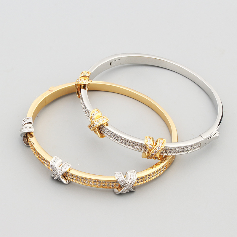 Style Elegant Light Luxury Letter X Copper Electroplated Two-tone Women's Bracelet with Spring Clasp