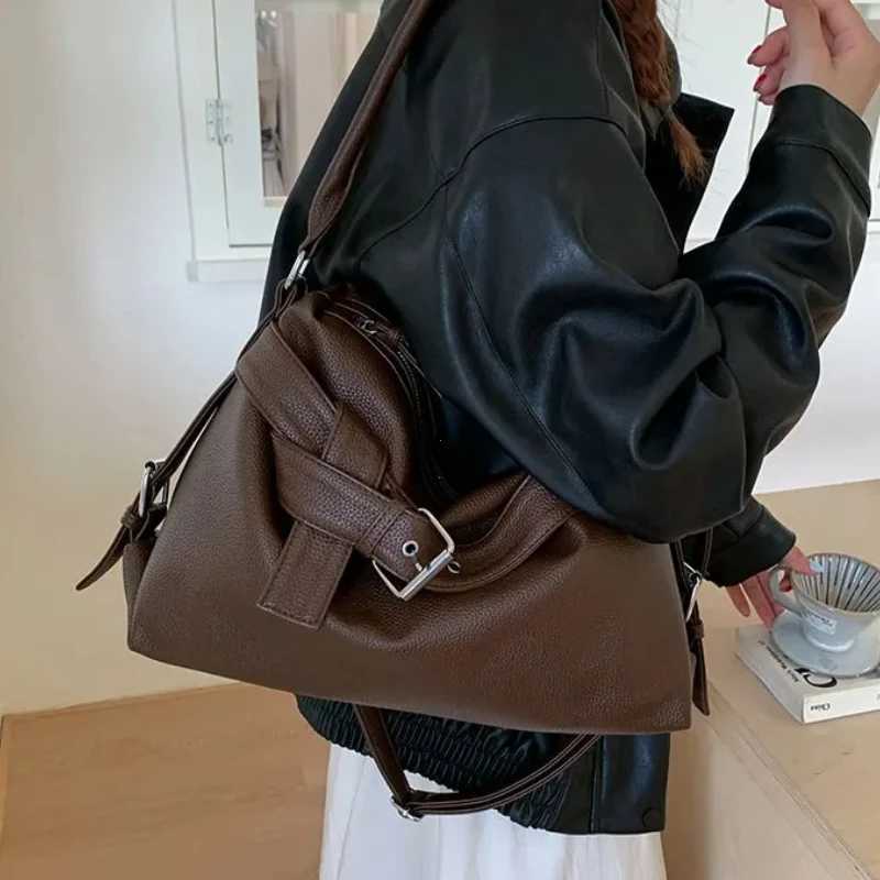 Large Capaci Casual Cmuter Black Tote Bag Faiable Motorcycle Bag Underarm Crossbody Bag for Young Men And Wen Handbags Y251209