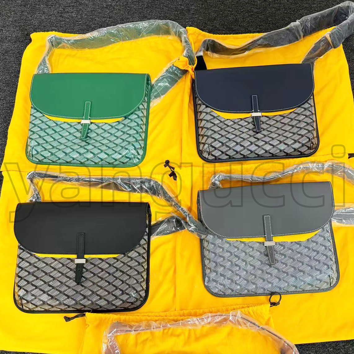 Womens mens chest bag Coursier messenger bag Luxury crossbody Designer bags Top quality CAPETIEN Medium Postman Bag lady handbags handbags fashion travel bags