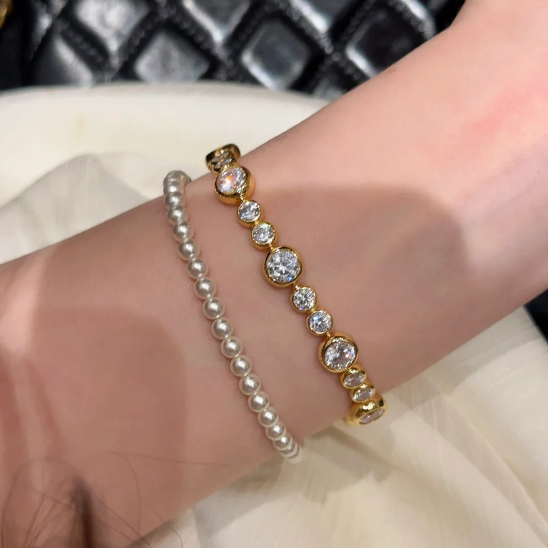 Korean Style New Super Shiny Zircon Round Casual Fashion Niche Bracelet Light Luxury High-end Elegant Women's Jewelry - view 4