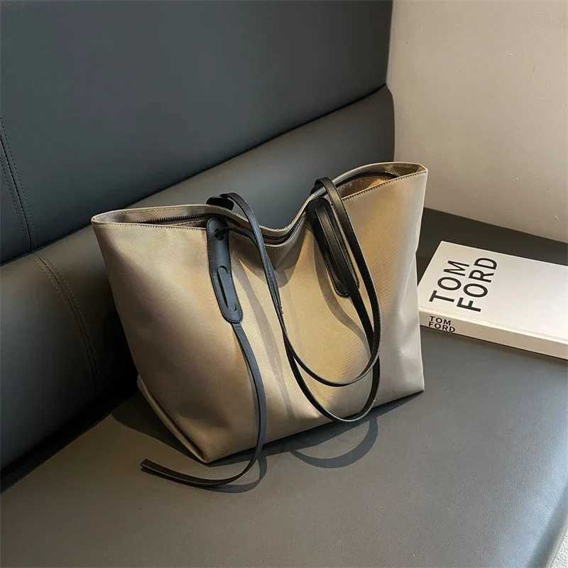 Simple Casual Oxford Shoder Bags Solid Large Capacity Sense of Luxury Tote Bags for Wen 2024 Fi Versatile Classic Style Y251209