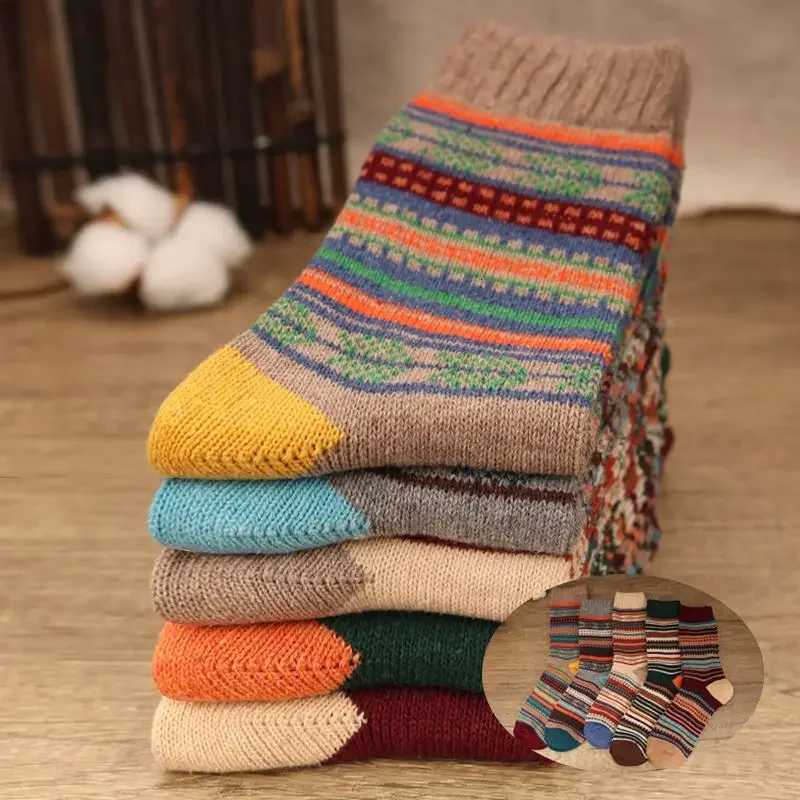 5 Pairs Winter Mens Socks Thicken Warm Sheeps Wool Socks Harajuku Retro Style Colorful Fashion Cotton Socks For Snow bootsT251209