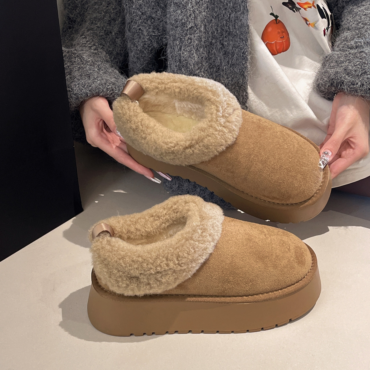 Hot free shipping designer boots for womens snow boots brown khaki beige New fashionable and versatile thick and warm snow boots with thick soles