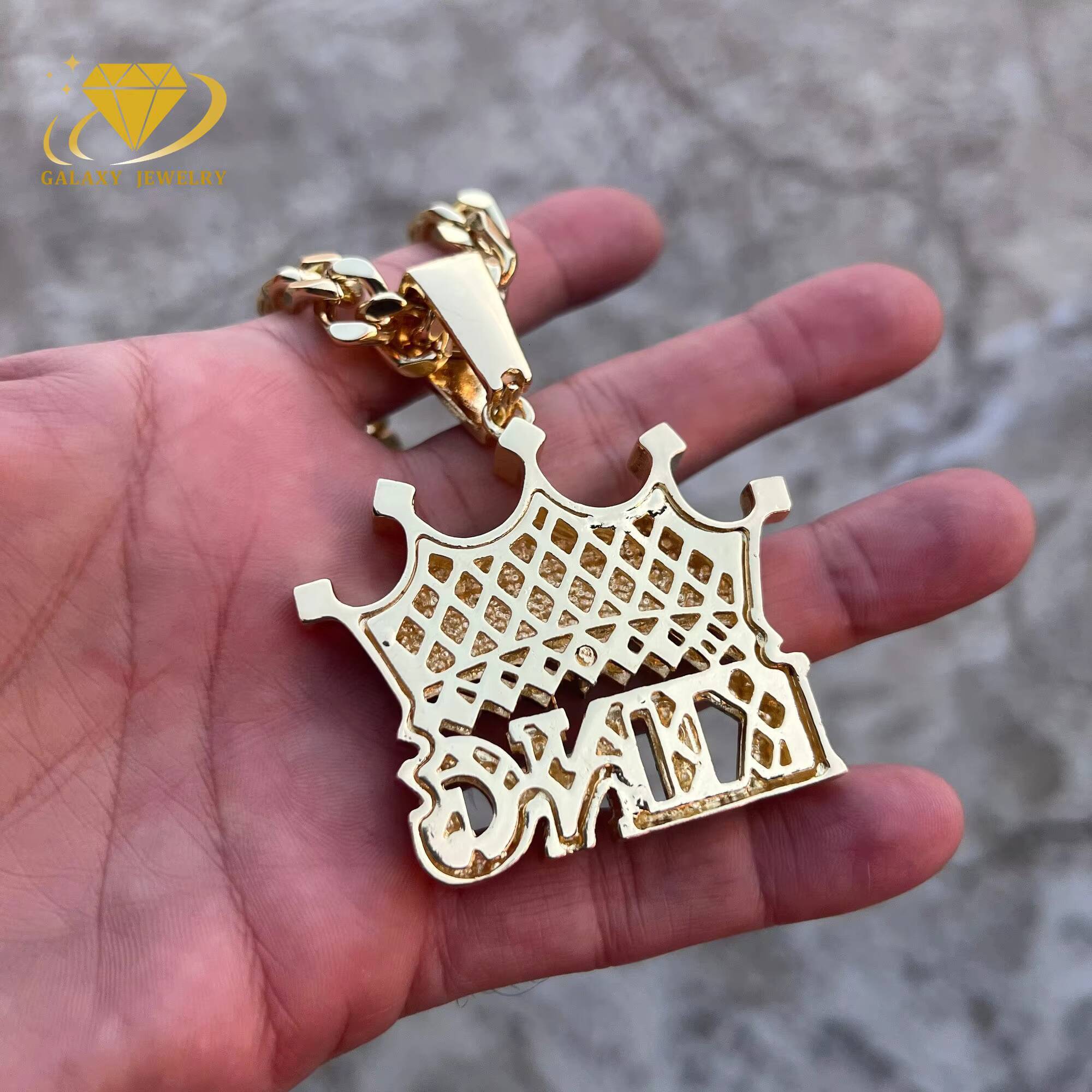 Hip Hop Jewelry Custom Mossanite Pendant 925 Sterling Silver Vvs Moissanite Diamond Crown King Name Pendant With Cuban Chain
