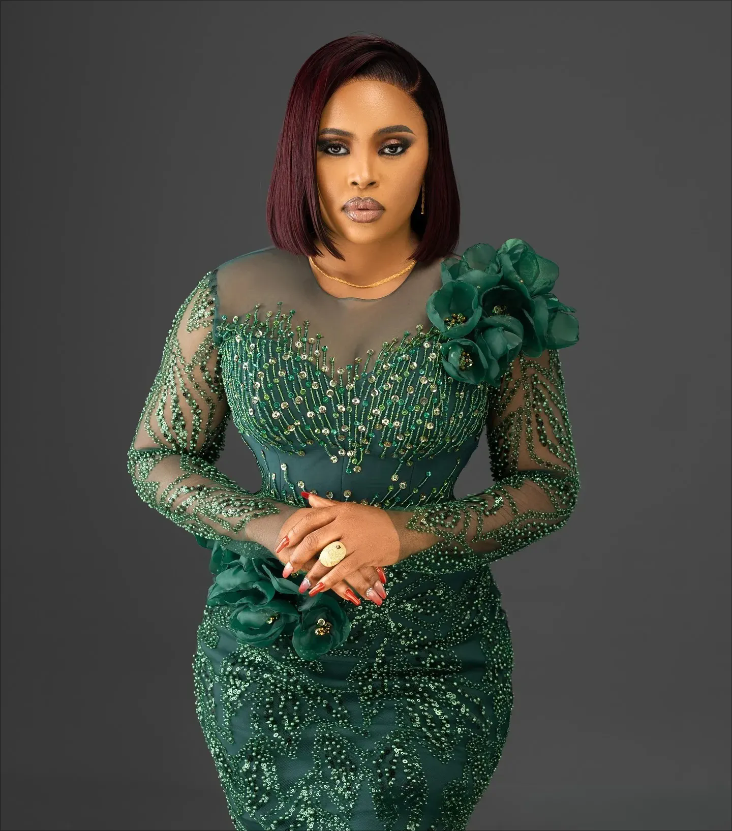 Classic Green Prom Dress Mermaid Promdress Evening Gowns Illusion Long Sleeves Sheer Neck Beaded Lace Pearls Hand Made Flowers Second Reception Gown