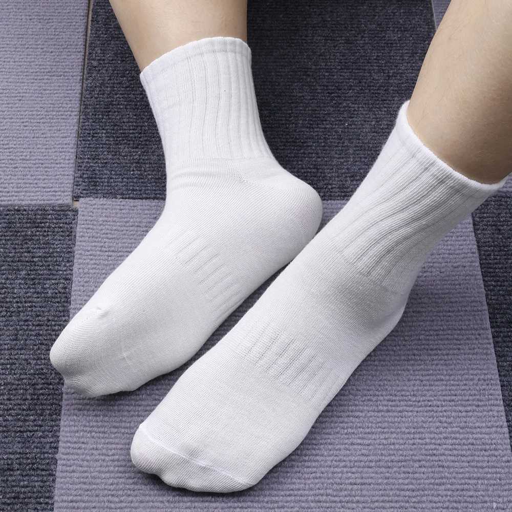 Solid Color Cotton Socks Unisex Men Women Soft Breathable High Quality Sport Socks Spring Summer Male Business Mid-tube SockT251209