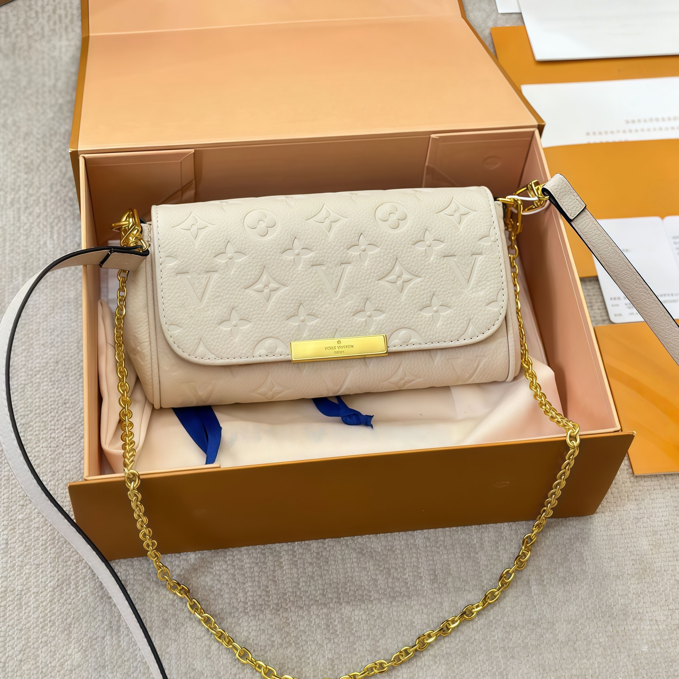 Designers Womens messenger bag Fashion luxurys bags men bag mens Shoulder Lady Totes purse handbags crossbody backpack