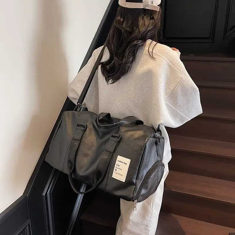 Gym Bag Leather Sports Bags Dry Wet Bags for Men Wen Training for Shoes Fitness Yoga Travel Lage Shoder Sport Bag Y251209