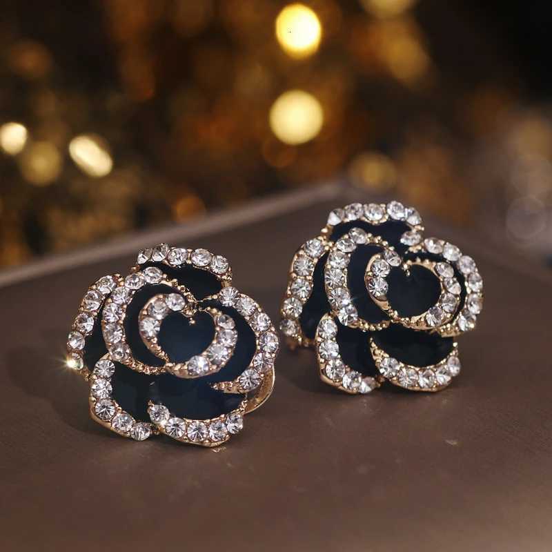 Classic Sweet Cute Rhinestone Flower Stud for Women Handmade Vintage Earrings Female Party Weddings Jewelry Gifts K251209 H260129