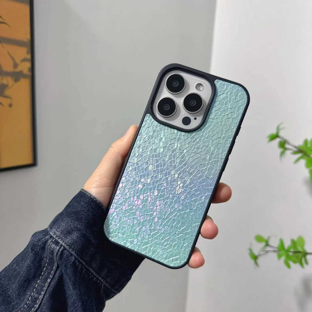 Luxury relief Gradual snakeskin pattern Case for iPhone 16e 16 15 14 Phone Cover 15 13 12 11 Pro MAX Hard Shockproof Back Funda C251209