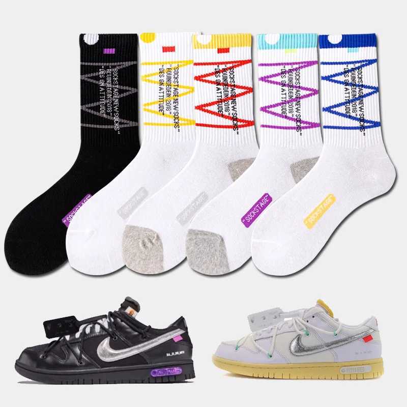 3 Pairs/box Socks Mens New Autumn Fashion Signed Jointly Skateboard Sports White /Black Trend Hip Hop Lovers Cotton SocksT251209