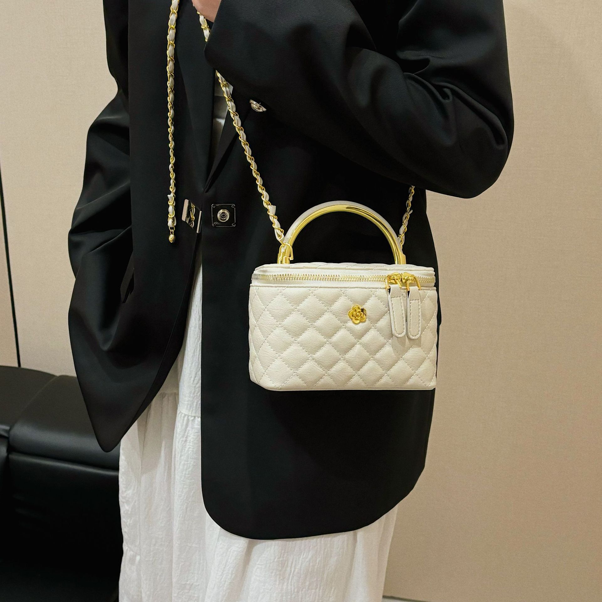 Free shipping designer bags for womens Shoulder bags white khaki pink black blue fashionable and versatile crossbody bag