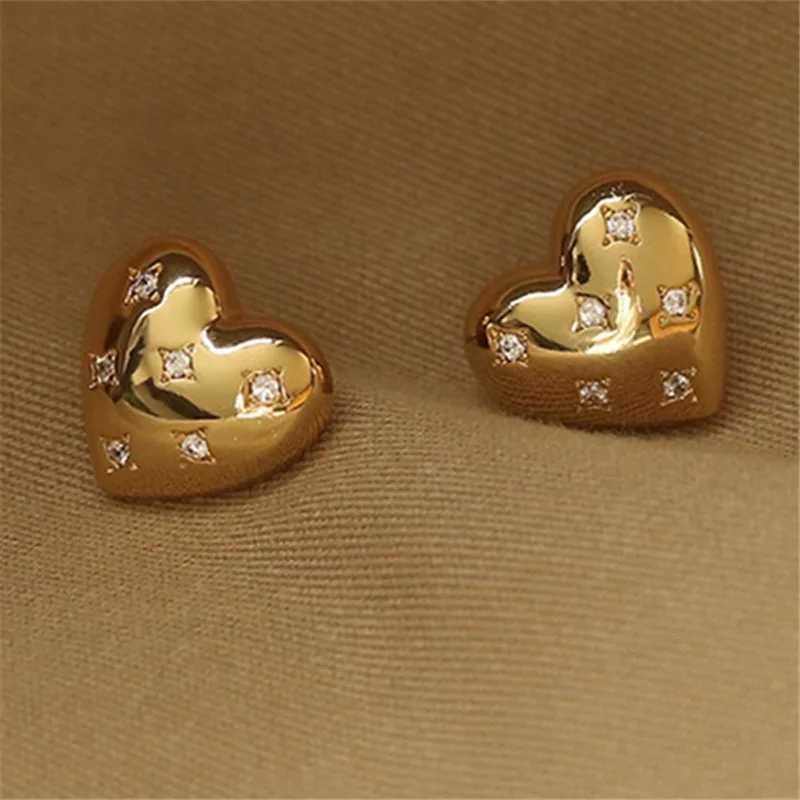 GD Exquisite Anti-Allergy Needle Crystal Earrings in Gold Color Fashionable Romantic Heart-shaped Earrings for Women for Party J251208
