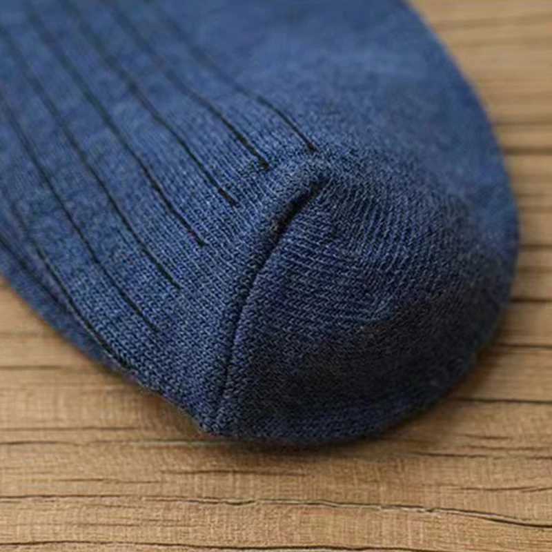5 Pair Mens New Striped Casual Breathable Socks High Quality Harajuku Retro Socks Mens Cotton SocksT251209