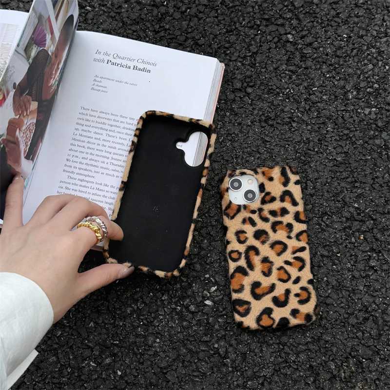 Luxury Leopard Plush Winter Hand Wer Fluffy Protec Phone Cover For iPhone 12 13 14 15 16 17Pro Max Lovely Leopard Furry Cover C251209