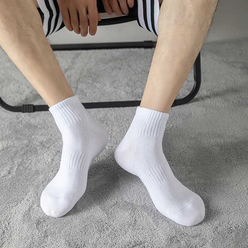 5 Pairs/lot Soft Cotton Mens Socks Spring Autumn Black White Absorption Womens Boat Socks Anti-Odor Breathable Sports SocksT251209