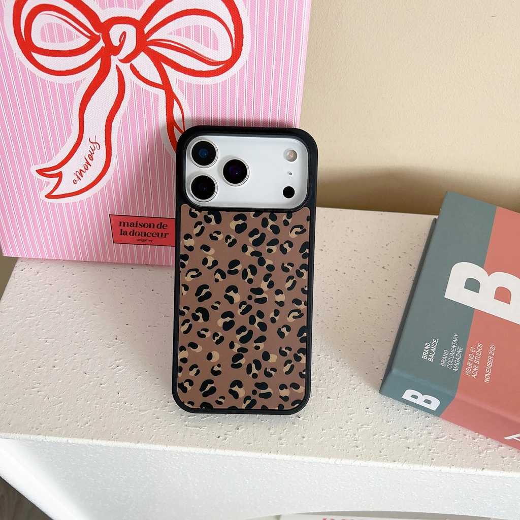 Autumn Winter RetroBrown Leopard Print Series Magnetic Wireless Charging Phone Cover Case for iPhone 17 16 15 14 Pro Max C251209