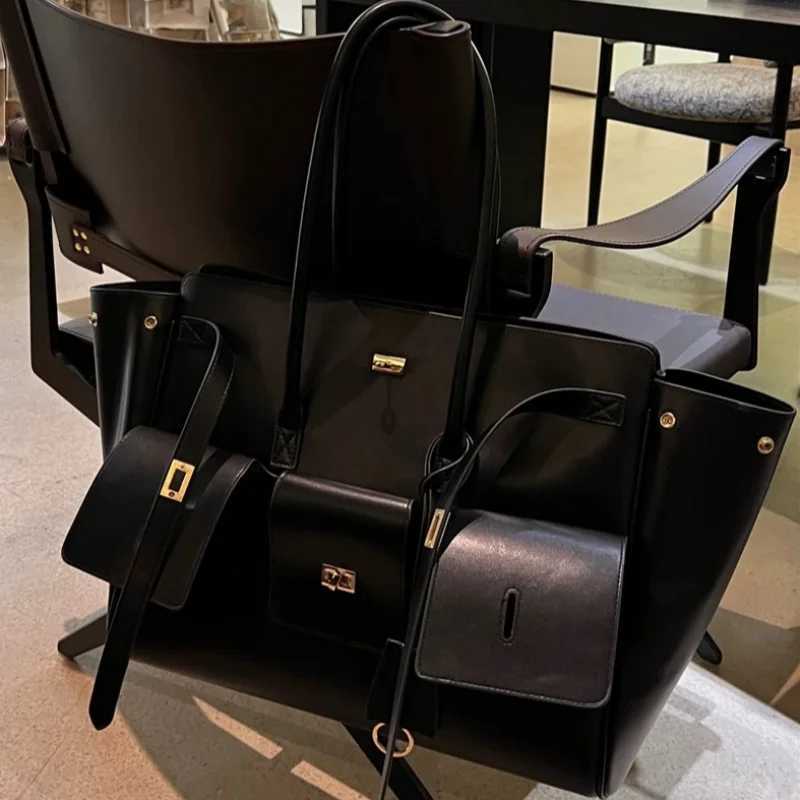 Luxury Large Capacity Wing Bag Black Brand High Quality Leather Casual Sier Gold Lock Tote Bag Trendy Exquisite Shoder Bag Y251209