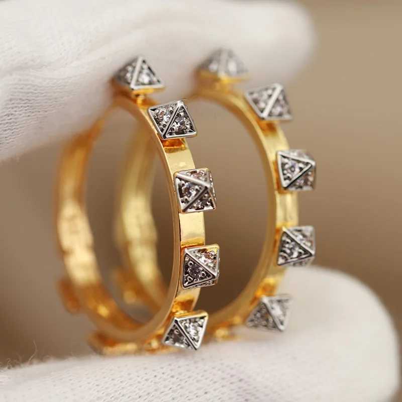 New Sight Design Crystal Unique Stud Earrings for Women Fashion Brand Jewelry Classic Earrings Gift J251208