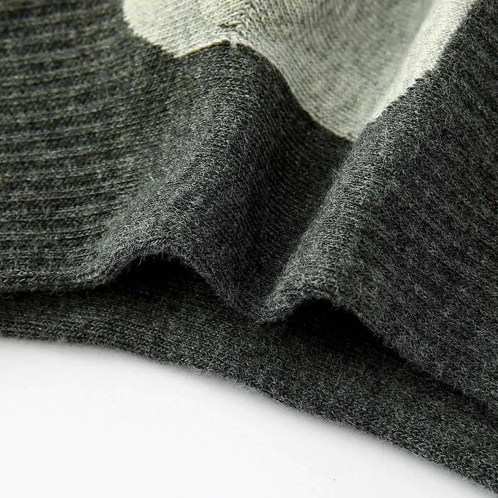 Fashion Solid Thin Business Cotton Mens Socks Stretch Casual Daily Wild Med Tube Sock Basic Knitting Rib Long Man Sports SockT251209